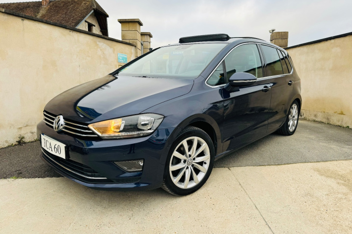 VOLKSWAGEN GOLF SPORTSVAN
